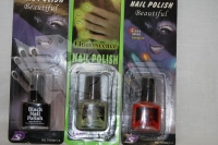 Лак для ногтей светящийся черный Nail Polish Glows under Black - фото 2 - rockbunker.ru