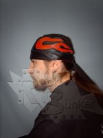 Бандана кожаная с нашивками в форме огня - фото 1 - rockbunker.ru