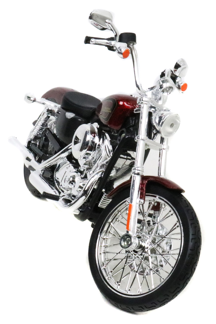 Модель мотоцикла Harley-Davidson 2012 XL 1200V Seventy-Two - фото 2 - rockbunker.ru