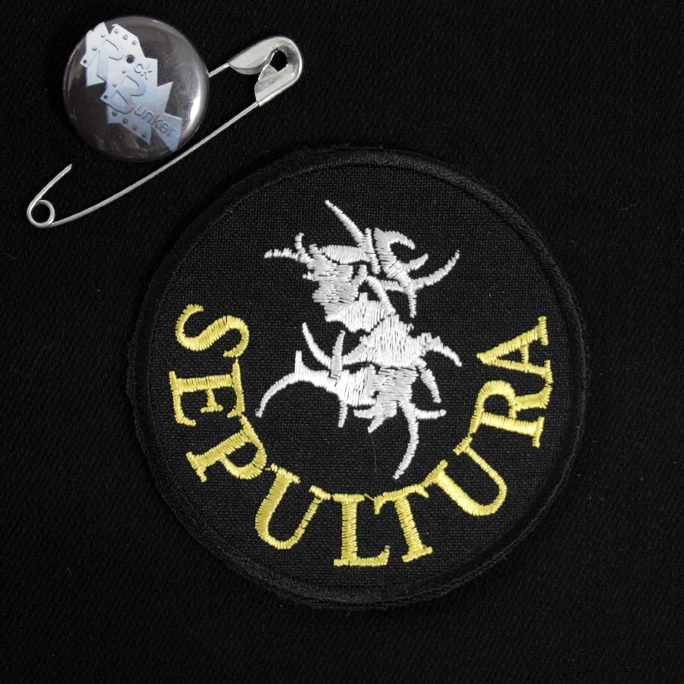Нашивка Sepultura - фото 1 - rockbunker.ru