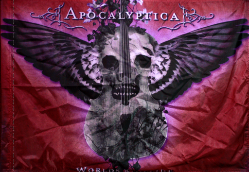 Флаг Apocalyptica Worlds Collide - фото 1 - rockbunker.ru