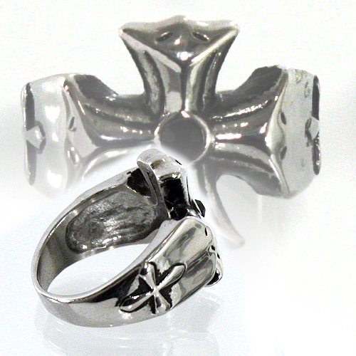 Кольцо Мальтийский крест с камнем - фото 2 - rockbunker.ru