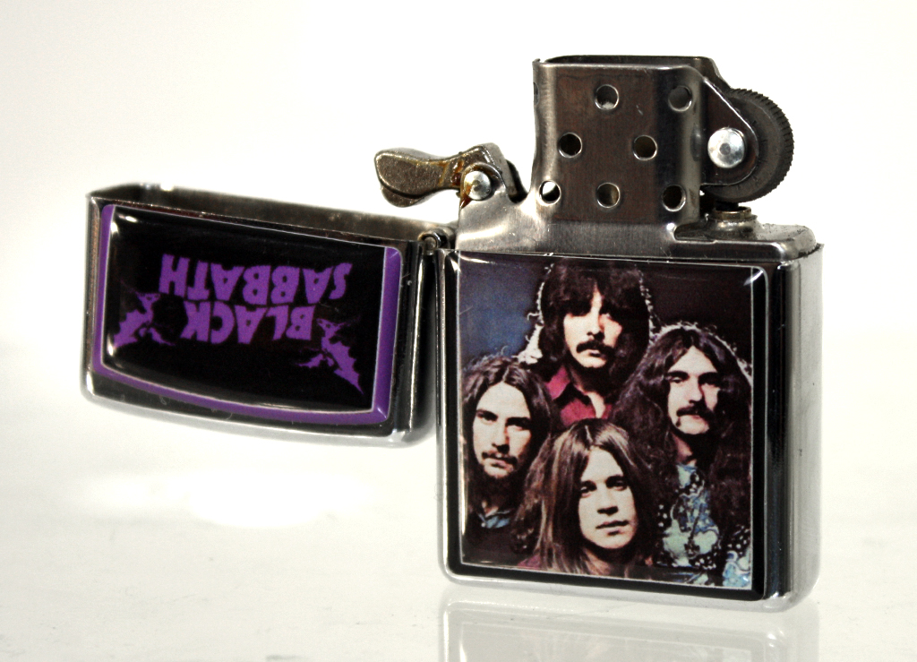 Зажигалка RockMerch Black Sabbath - фото 2 - rockbunker.ru