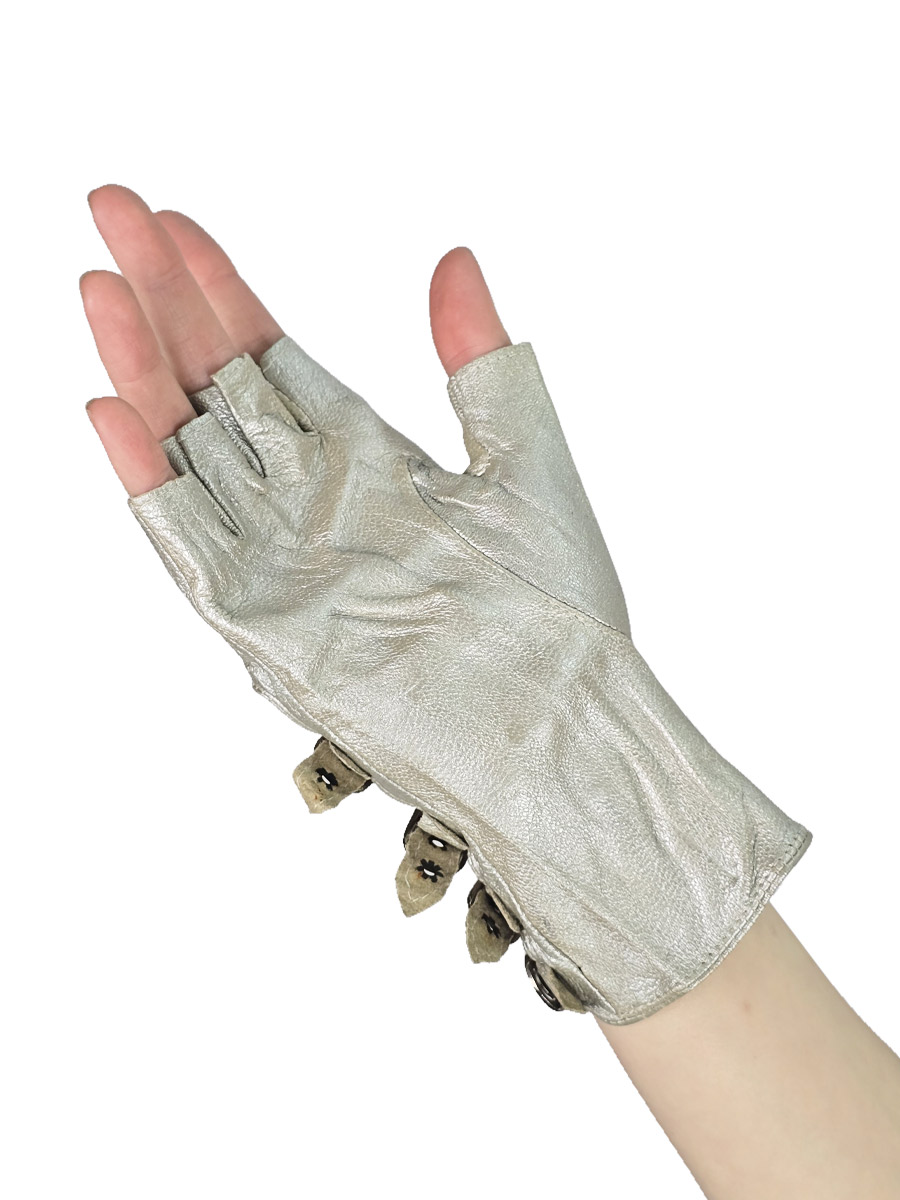 Перчатки кожаные без пальцев женские на ремешках серебро - фото 1 - rockbunker.ru