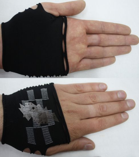 Перчатки-митенки Arm Warmer с вышивкой в клетку - фото 1 - rockbunker.ru