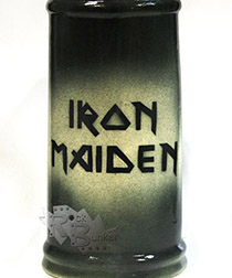 Кружка пивная Iron Maiden - фото 1 - rockbunker.ru