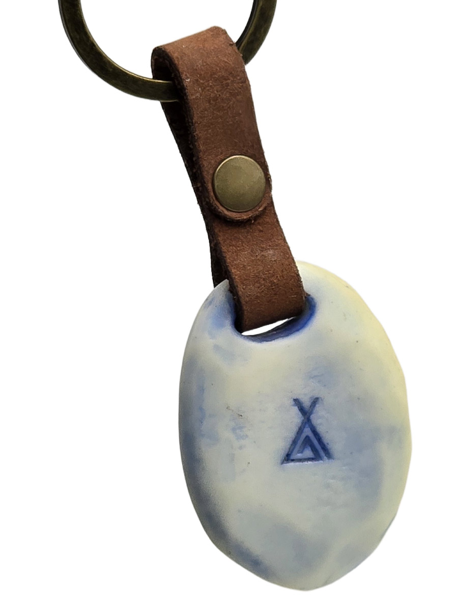 Брелок След Йети - фото 2 - rockbunker.ru