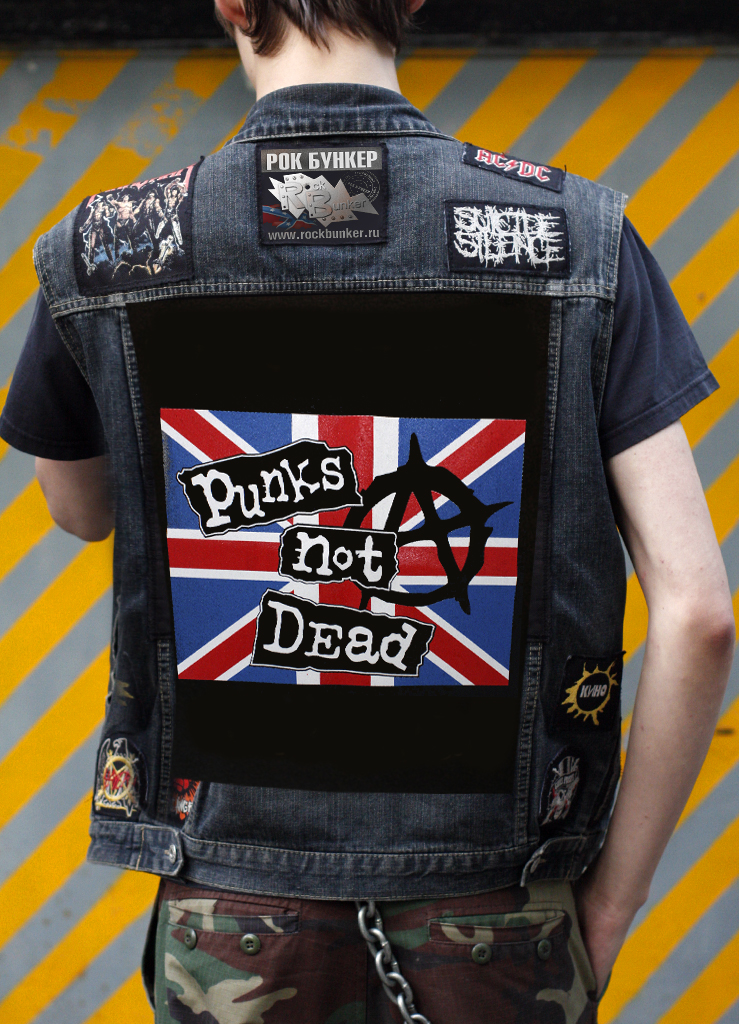 Нашивка Punks not Dead - фото 1 - rockbunker.ru