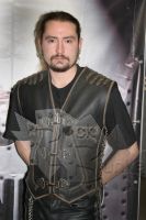 Жилет кожаный мужской с тиснением руля - фото 1 - rockbunker.ru