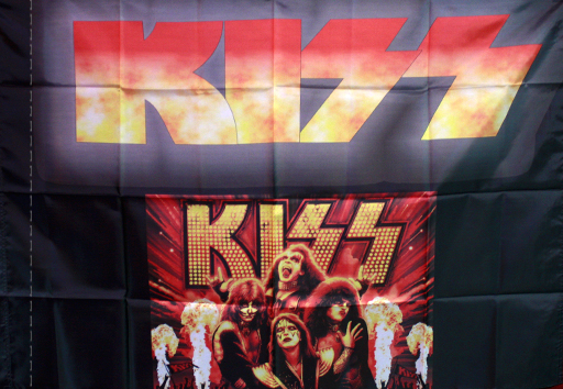 Флаг Kiss - фото 1 - rockbunker.ru