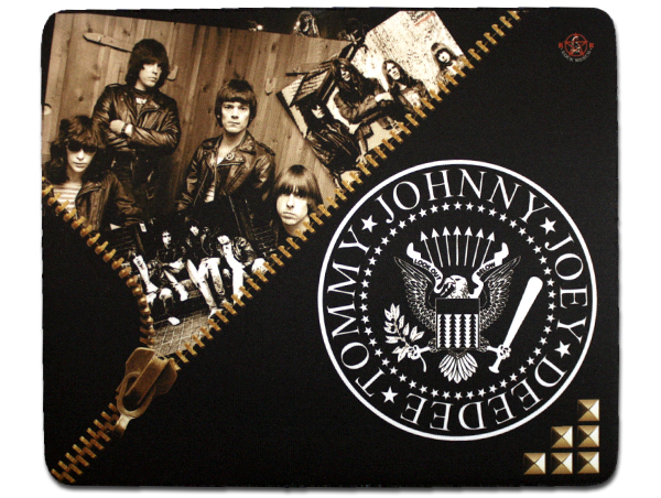 Коврик для мыши RockMerch Ramones группа - фото 1 - rockbunker.ru