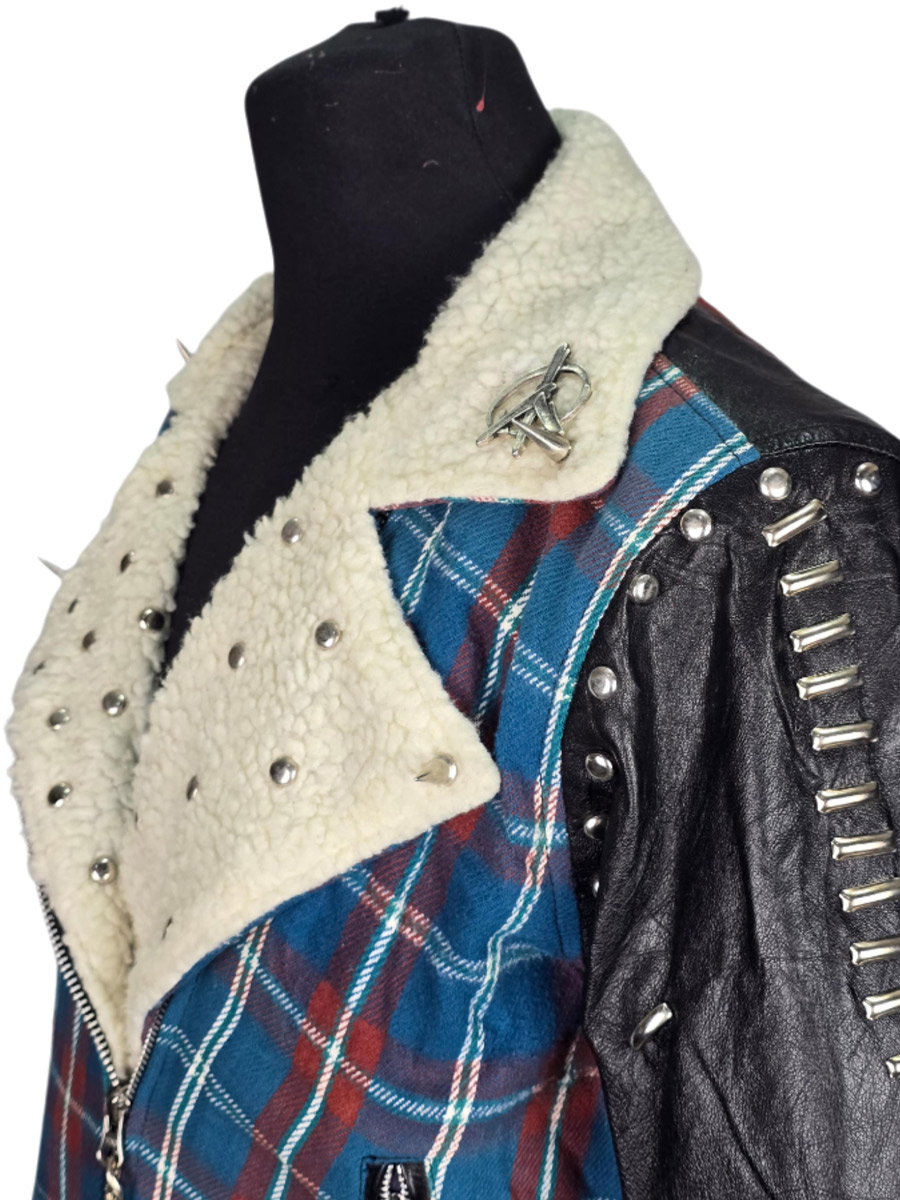 Сувенирная копия гитары в кейсе Jimi Hendrix 3 - фото 4 - rockbunker.ru