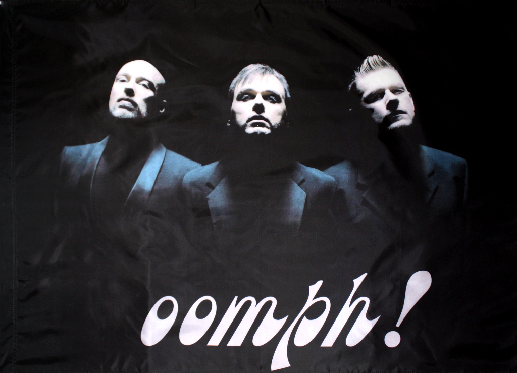 Флаг Oomph - фото 2 - rockbunker.ru