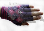 Перчатки без пальцев Черепа с бантиками с орнаментом - фото 2 - rockbunker.ru