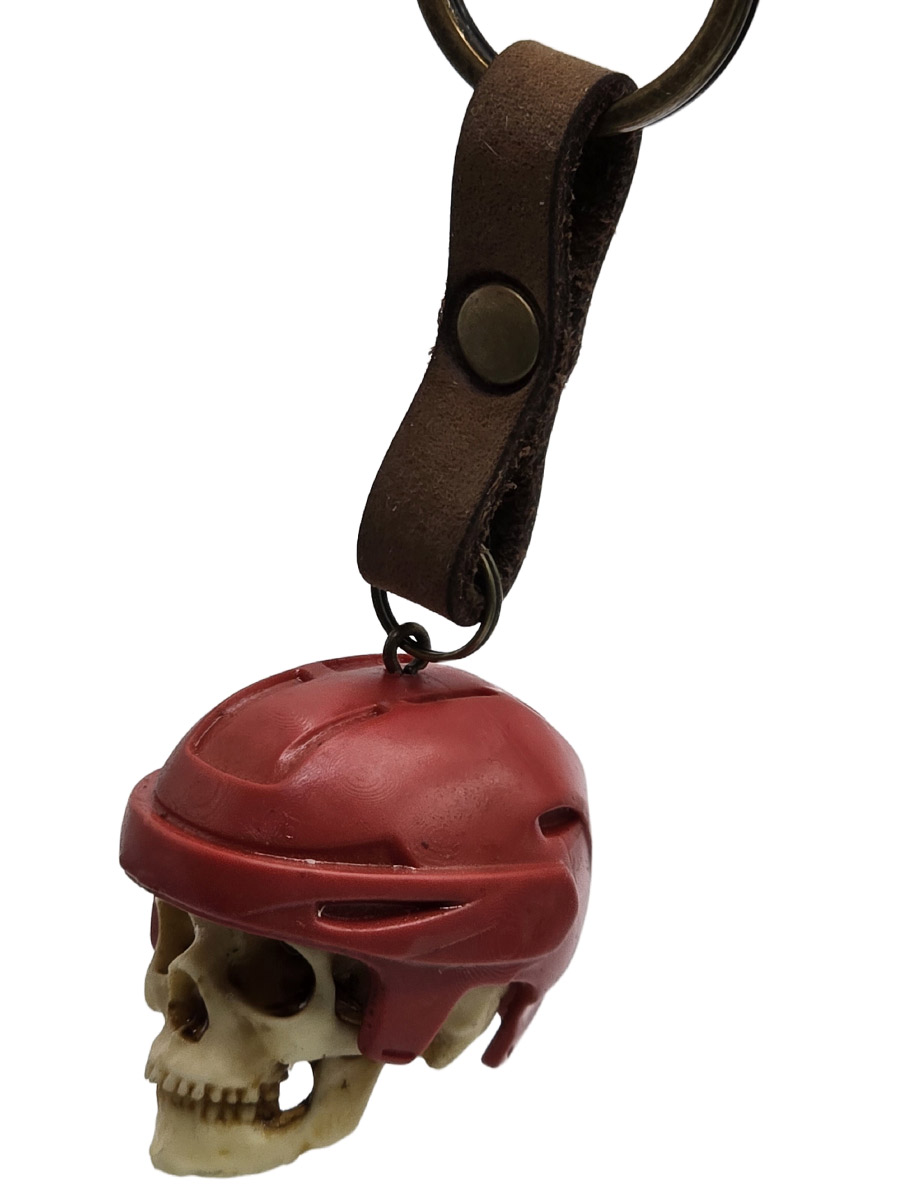 Брелок Череп Красный Шлем - фото 2 - rockbunker.ru