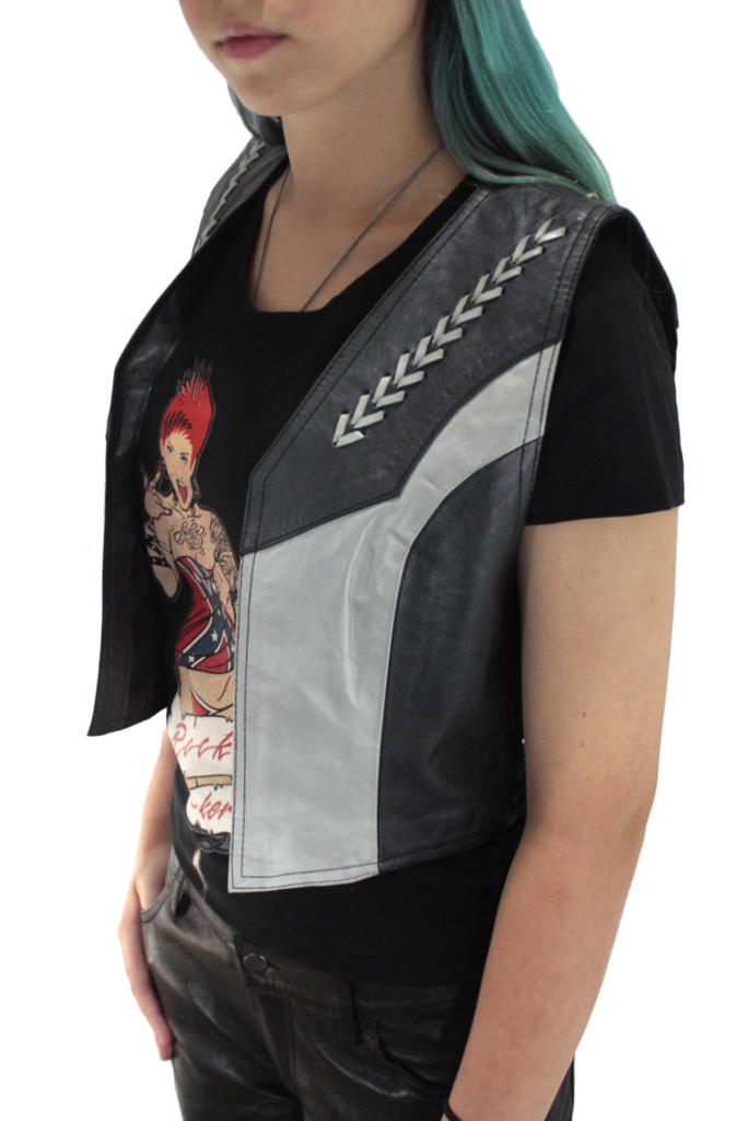 Жилет кожаный женский RockBunker 001 с плетением на груди - фото 3 - rockbunker.ru
