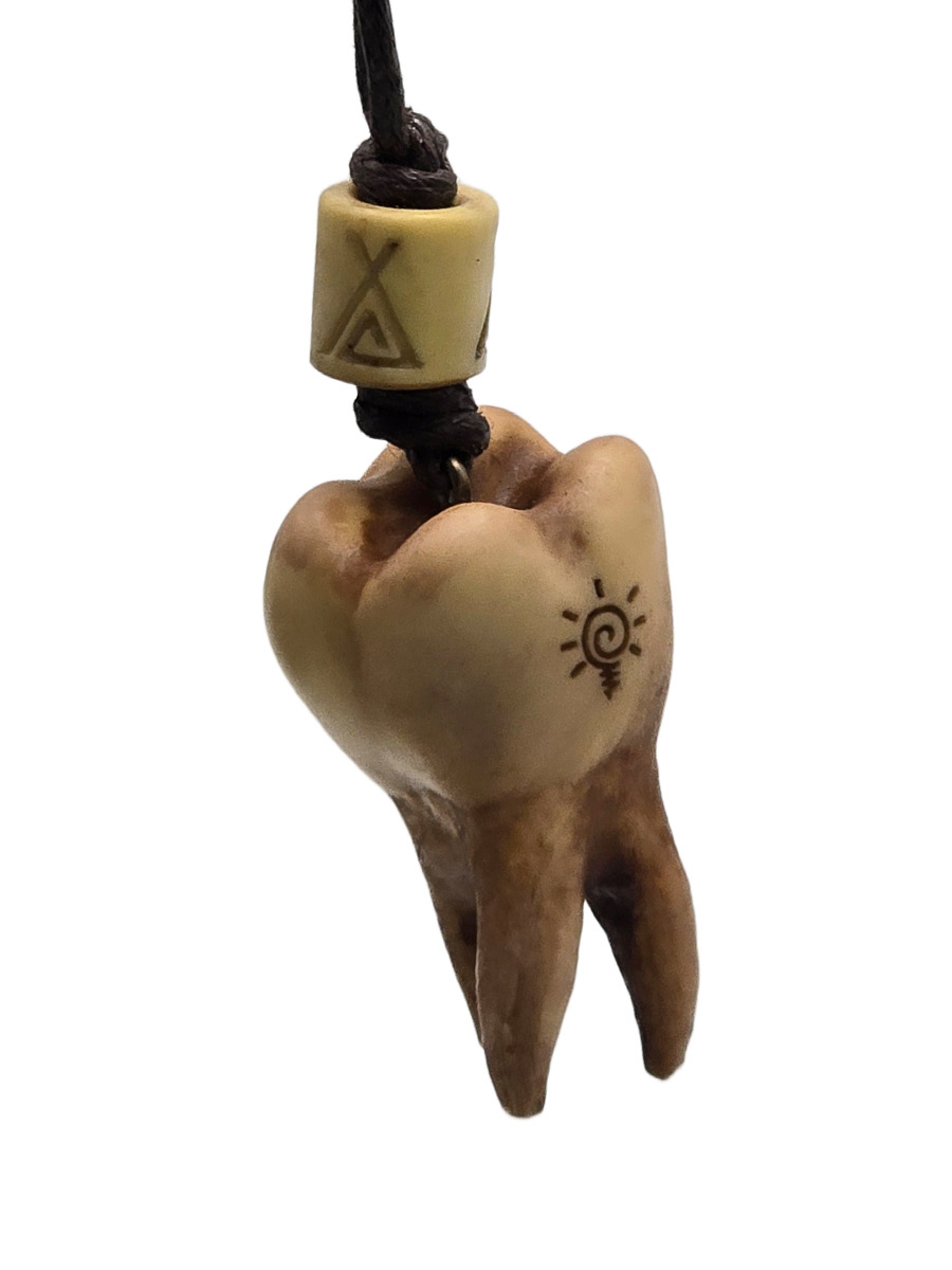 Кулон Зуб три корня - фото 1 - rockbunker.ru