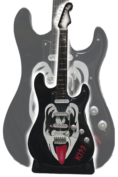 Сувенирная копия гитары Fender Stratocaster Kiss - фото 1 - rockbunker.ru