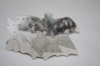 Брелок-амулет в форме летучей мыши - фото 1 - rockbunker.ru