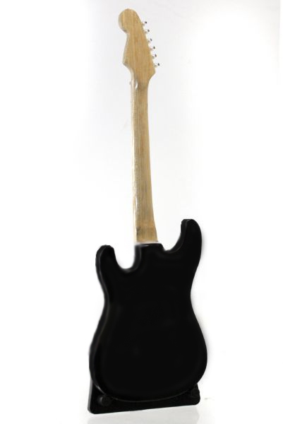 Сувенирная копия гитары Fender Stratocaster Jack Daniels - фото 2 - rockbunker.ru