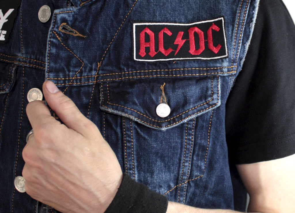 Жилет джинсовый с нашивками Ozzy Osbourne AC DC Slipknot - фото 4 - rockbunker.ru