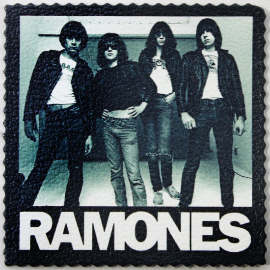 Кожаная нашивка Ramones - фото 1 - rockbunker.ru