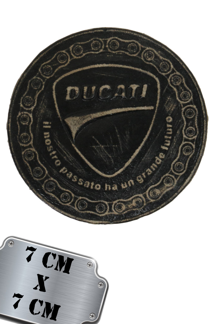 Нашивка кожаная Ducati тёмно-коричневая - фото 1 - rockbunker.ru