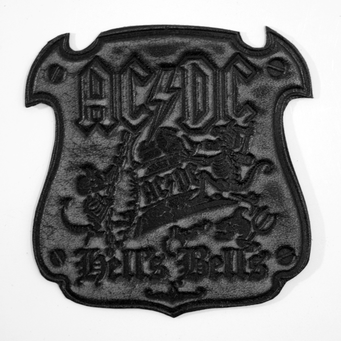 Нашивка кожаная AC DC Hells Bells чёрная - фото 2 - rockbunker.ru