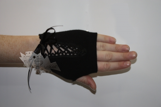 Перчатки-митенки Arm Warmer с кружевами и лентами - фото 3 - rockbunker.ru