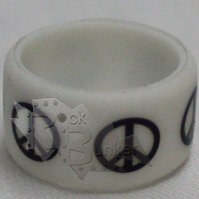 Кольцо Символ мира белое - фото 1 - rockbunker.ru