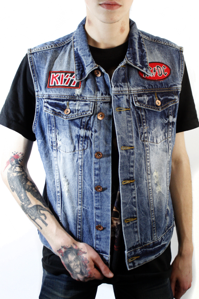 Жилет джинсовый с нашивками Kiss AC DC Marilyn Manson - фото 1 - rockbunker.ru