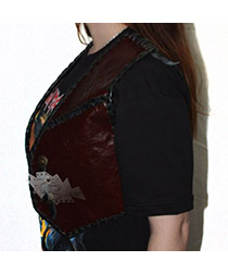Жилет кожаный женский Кончес с плетеными краями - фото 2 - rockbunker.ru