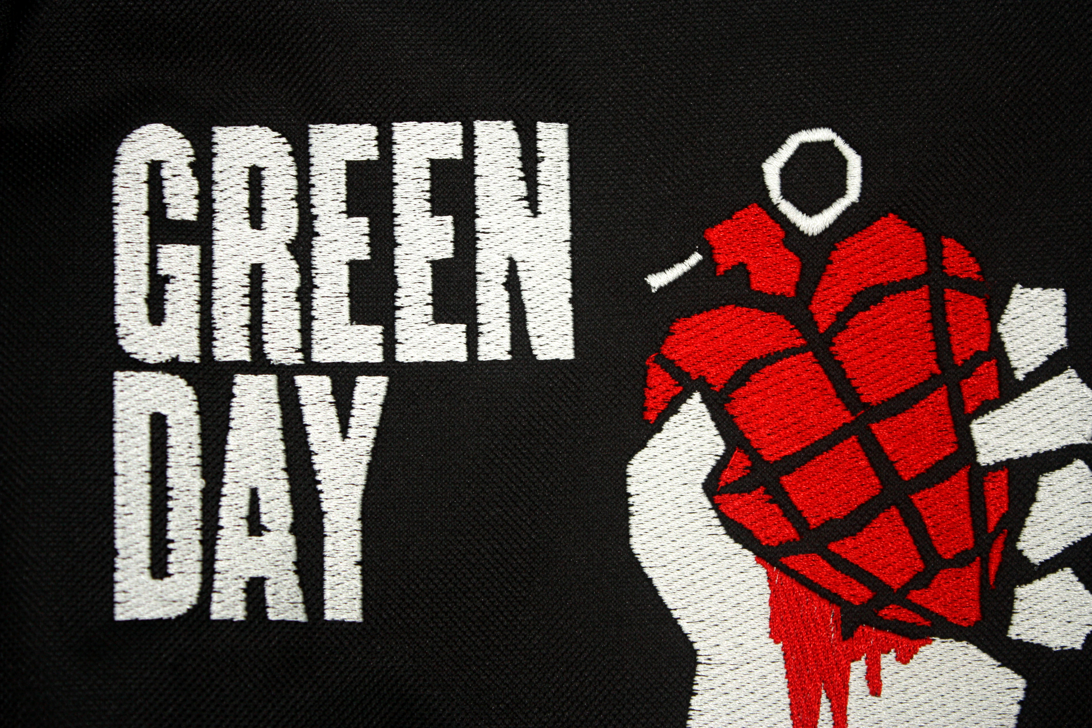 Рюкзак Green Day American Idiot текстильный - фото 2 - rockbunker.ru