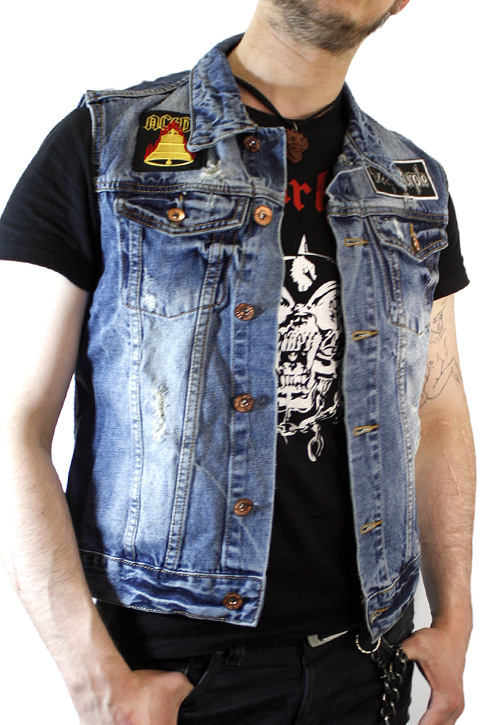 Жилет джинсовый с нашивками Deep Perple AC DC Kiss my ass - фото 1 - rockbunker.ru