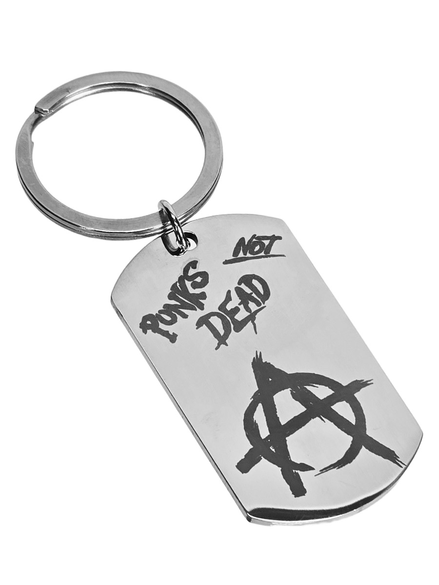 Брелок-жетон RockMerch с гравировкой Punks Not Dead - фото 1 - rockbunker.ru