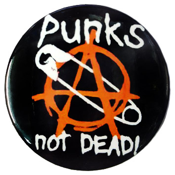 Значок RockMerch Punks not Dead - фото 1 - rockbunker.ru