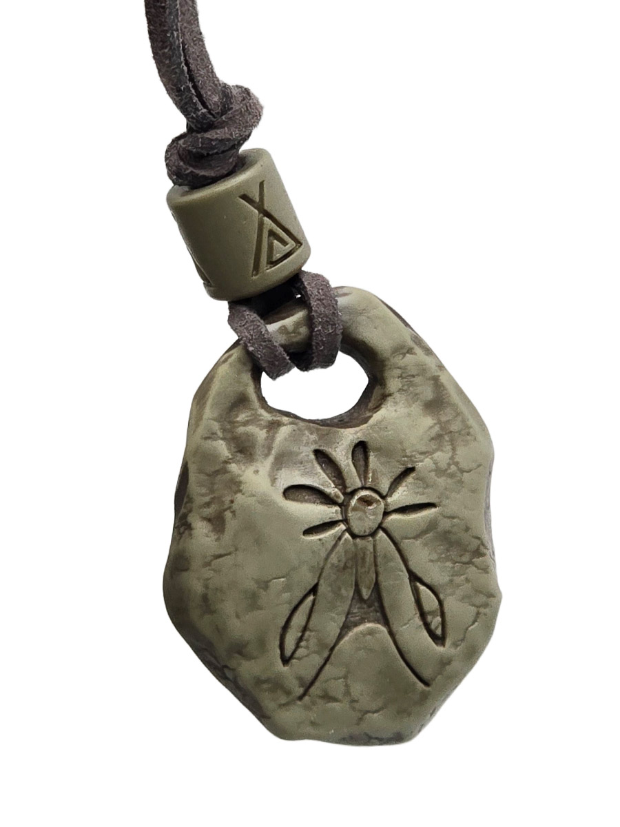 Кулон Наскальный Рисунок "Индеец" - фото 1 - rockbunker.ru