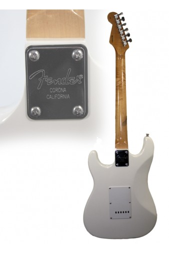 Электрогитара Fender Stratocaster белая - фото 3 - rockbunker.ru