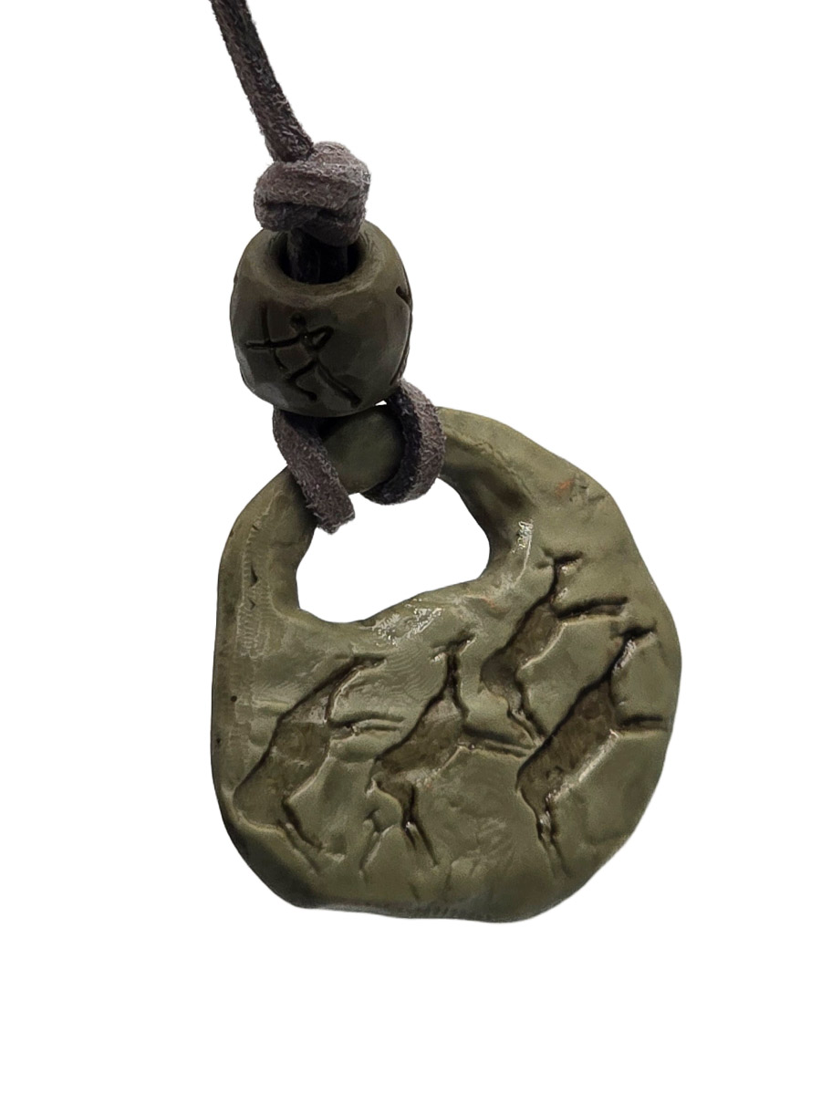 Кулон Наскальный Рисунок "Олени" - фото 1 - rockbunker.ru