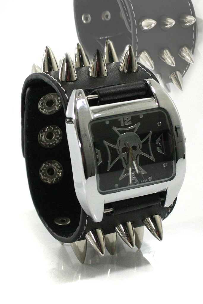 Часы наручные Мальтийский Роджер с Шипами Квадратный Циферблат - фото 1 - rockbunker.ru