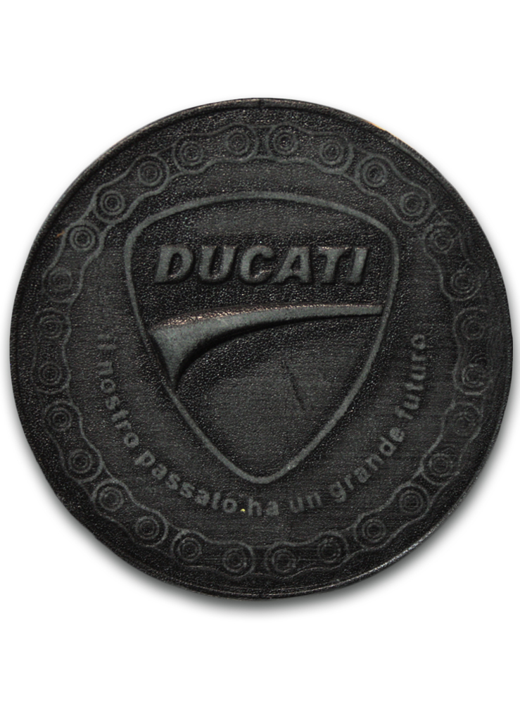 Нашивка кожаная Ducati чёрная - фото 1 - rockbunker.ru