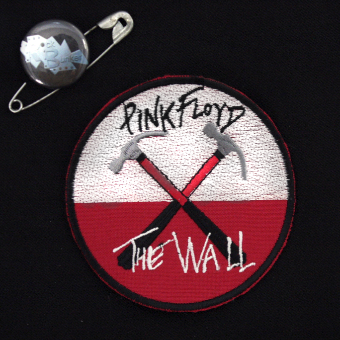 Нашивка Pink Floyd The Wall - фото 1 - rockbunker.ru