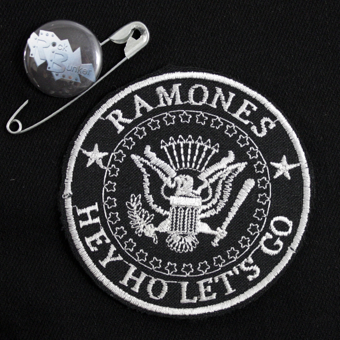 Нашивка Ramones Hey Ho Lets Go - фото 1 - rockbunker.ru