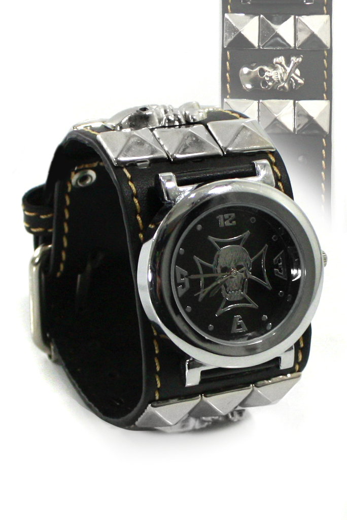 Часы наручные Мальтийский Роджер с заклепками Пирамидами - фото 1 - rockbunker.ru