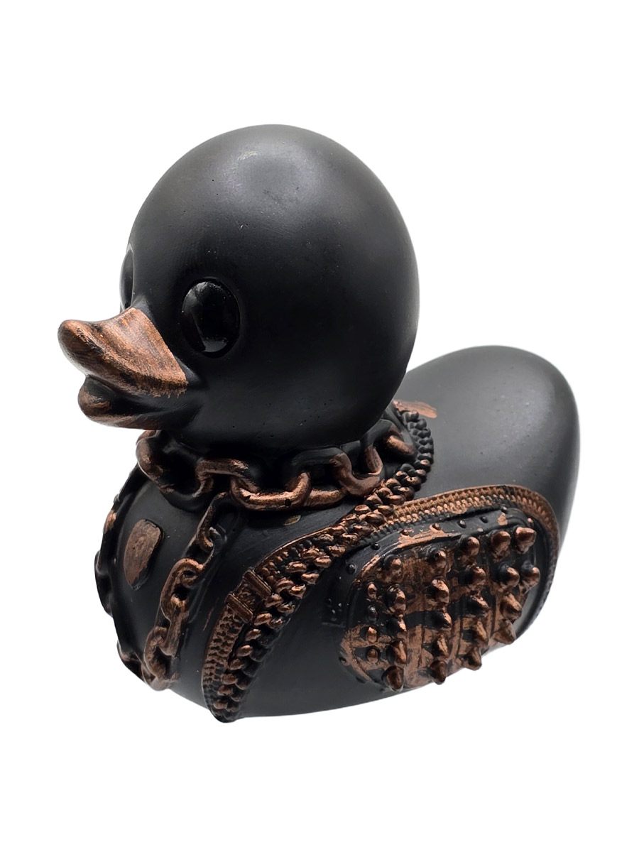 Статуэтка Уточка готическая Рыцарь дорог - фото 3 - rockbunker.ru