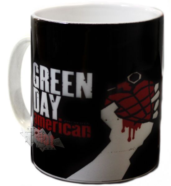 Кружка Green Day American idiot - фото 1 - rockbunker.ru
