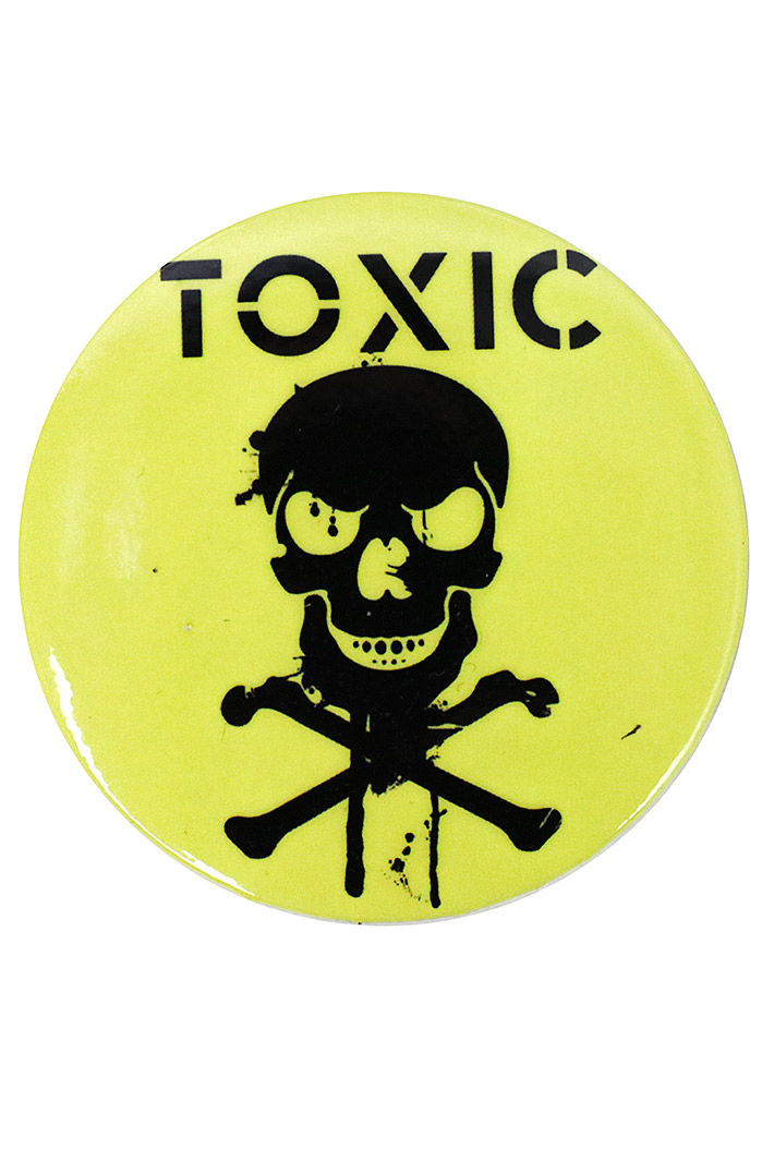 Значок RockMerch TOXIC - фото 1 - rockbunker.ru