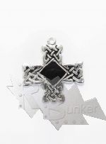 Кулон Крест с черным камнем - фото 1 - rockbunker.ru