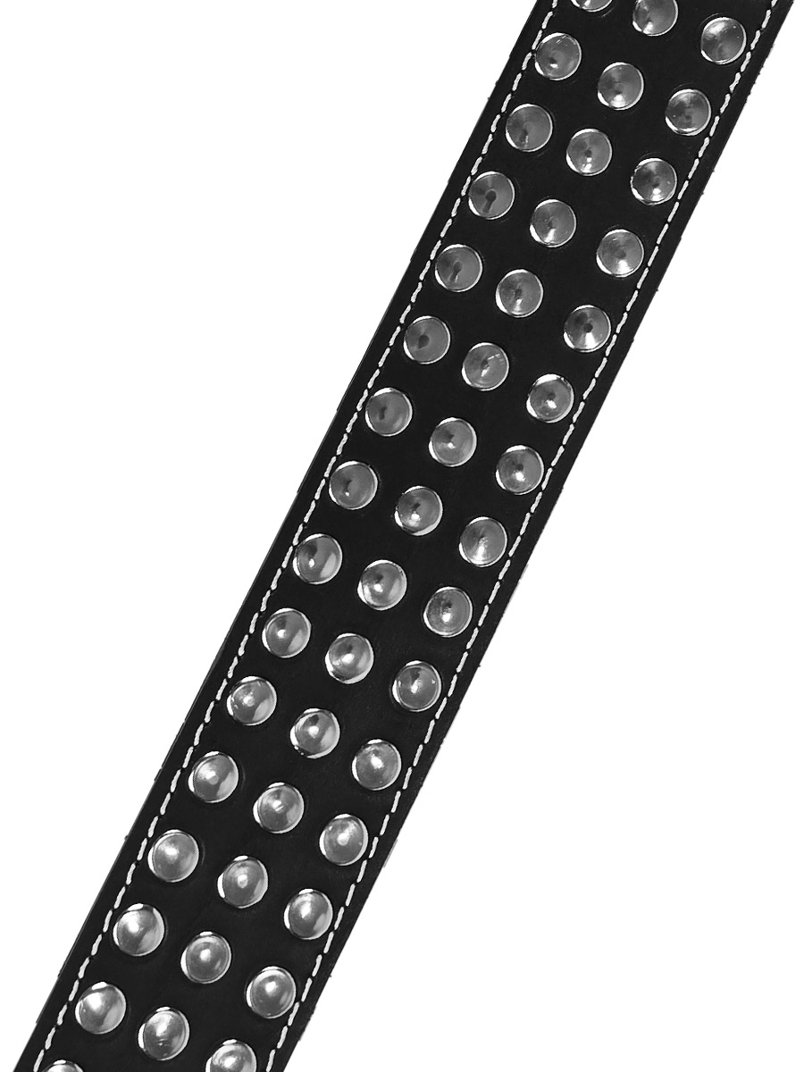 Ремень кожаный Rebel State с белой строчкой Три ряда заклепок - фото 2 - rockbunker.ru