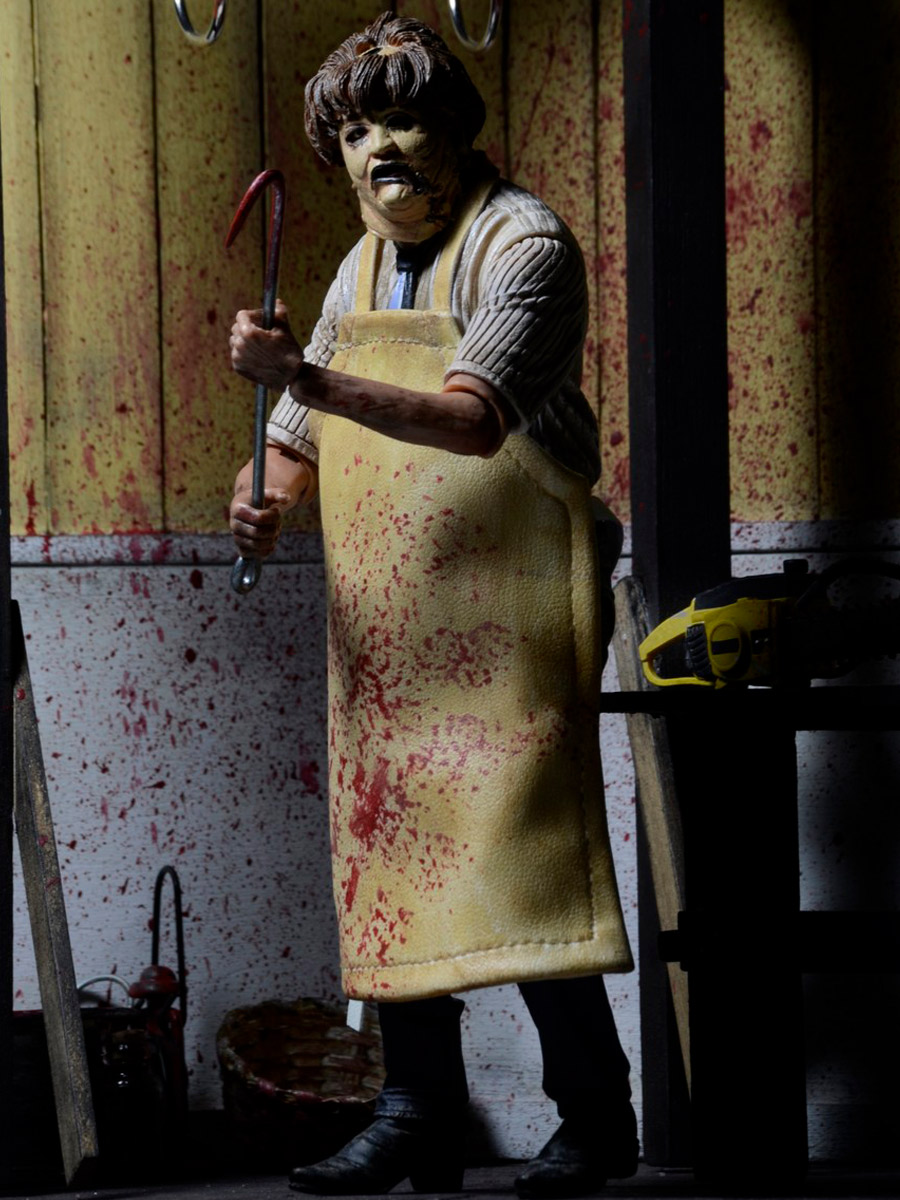 Коллекционная фигурка Texas chainsaw massacre  - фото 4 - rockbunker.ru